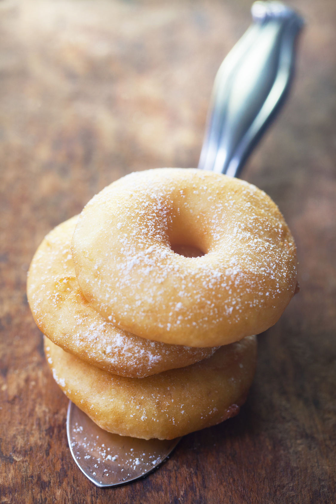 Apfelbeignets mit Vanillesauce | Rezept