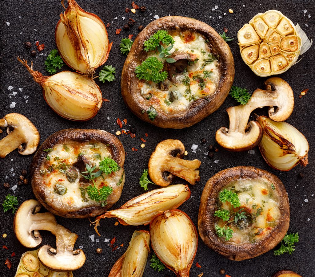 Geröstete Portobello-Pilze mit Käsefüllung | Rezept