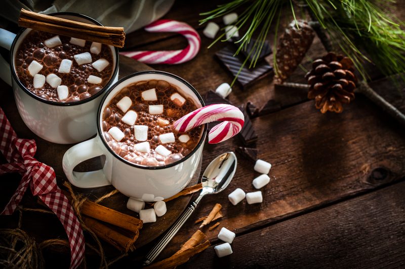 Heißer Winterzauber-Kakao mit Marshmallows