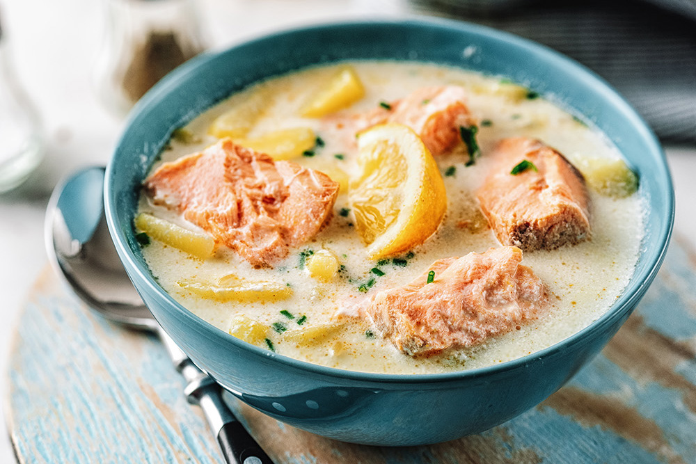 Zitronige Lachs-Kartoffel-Suppe | Rezept