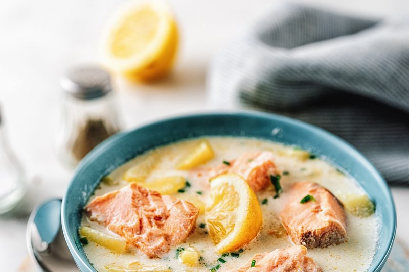 Zitronige Lachs-Kartoffel-Suppe