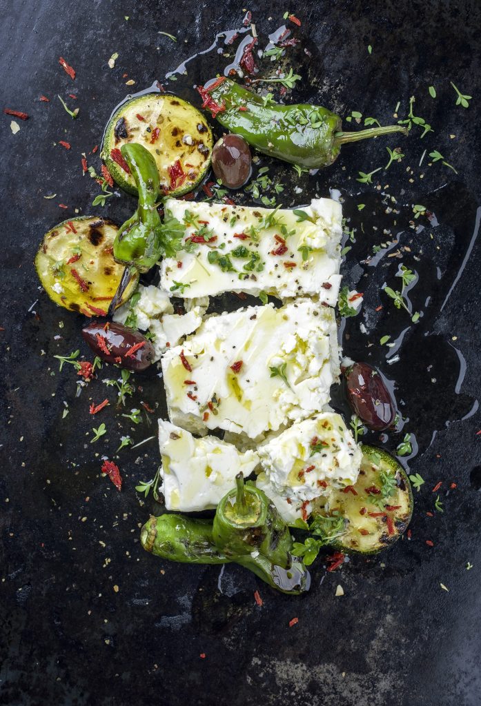 Marinierter Feta mit Pimientos de Padrón | Rezept