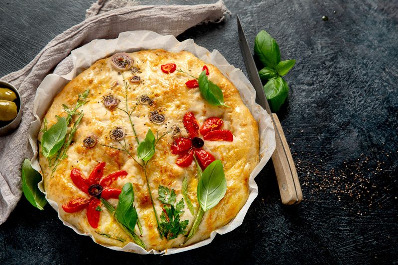 Focaccia mit Blumenmuster