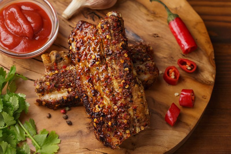 Scharfe BBQ Rippchen vom Grill mit Honig-Glaze