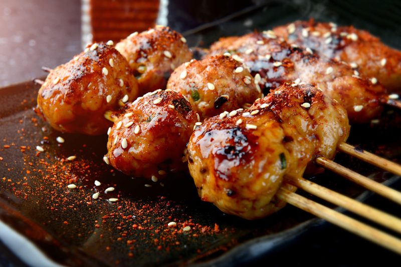 Tsukune Spie&szlig;e vom Grill (japanische Fleischb&auml;llchen)