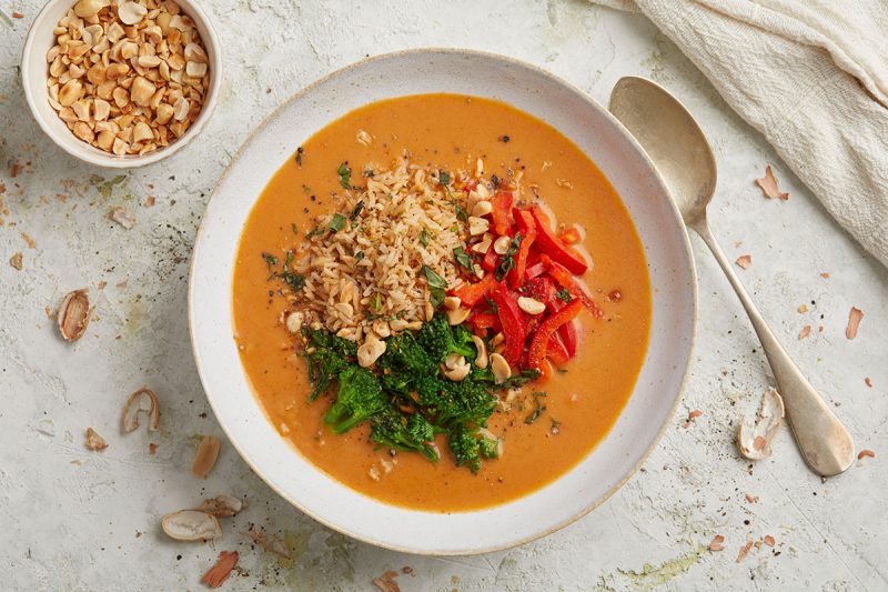 Thai-Curry Reissuppe mit Brokkoli & Paprika