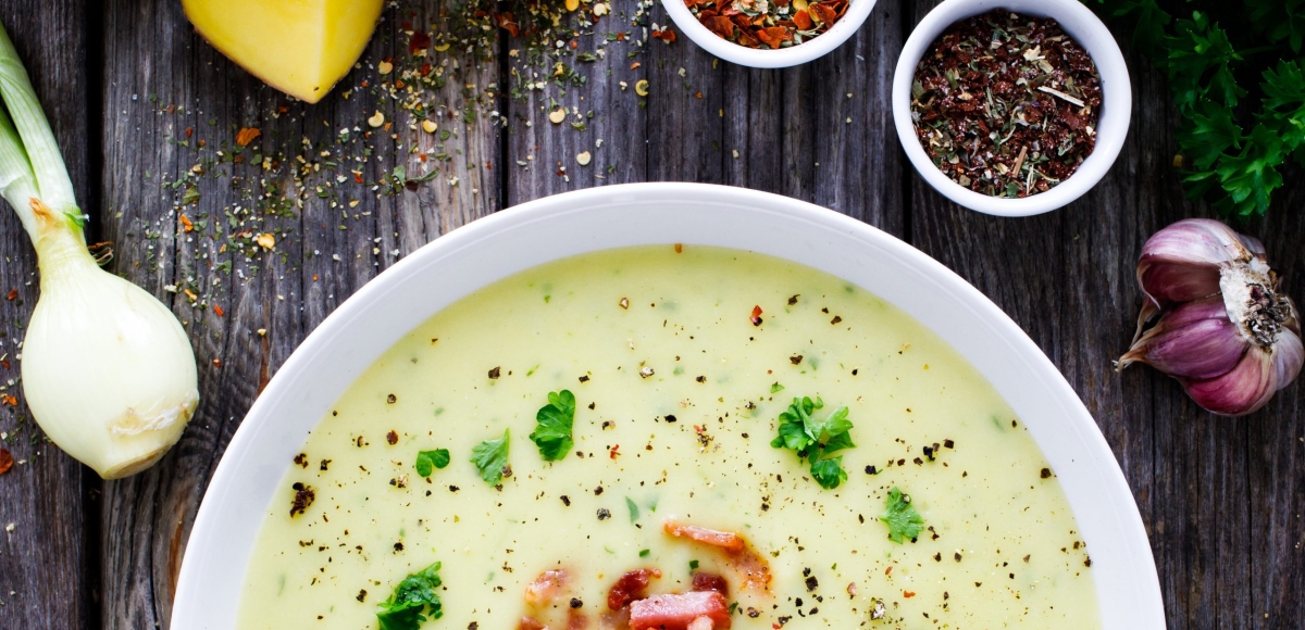 Sahne-Kartoffelsuppe mit Speckwürfelchen | Rezept