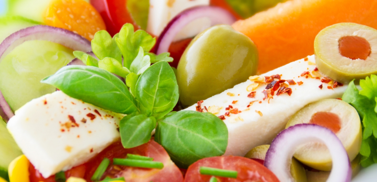 Sommersalat mit Mozzarella, Melone und Chiliflocken | Rezept