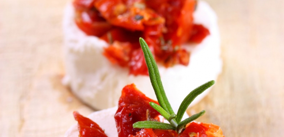 Tomaten-Ziegenkäse-Taler mit Kräutern der Provence | Rezept