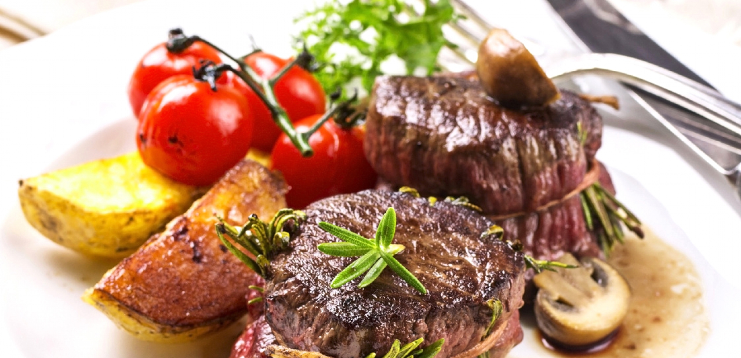 Rosmarin-Tournedos mit Ofenkartoffeln | Rezept