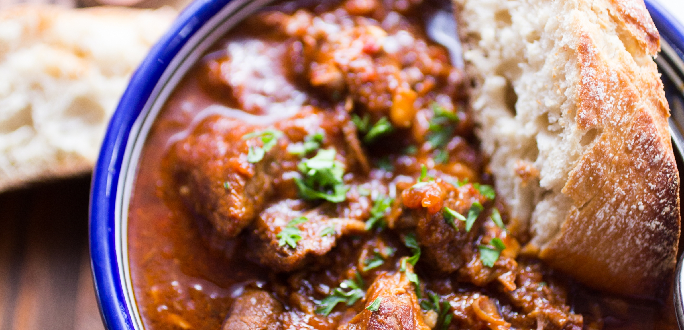 Zartdeftiges Gulasch Rezept