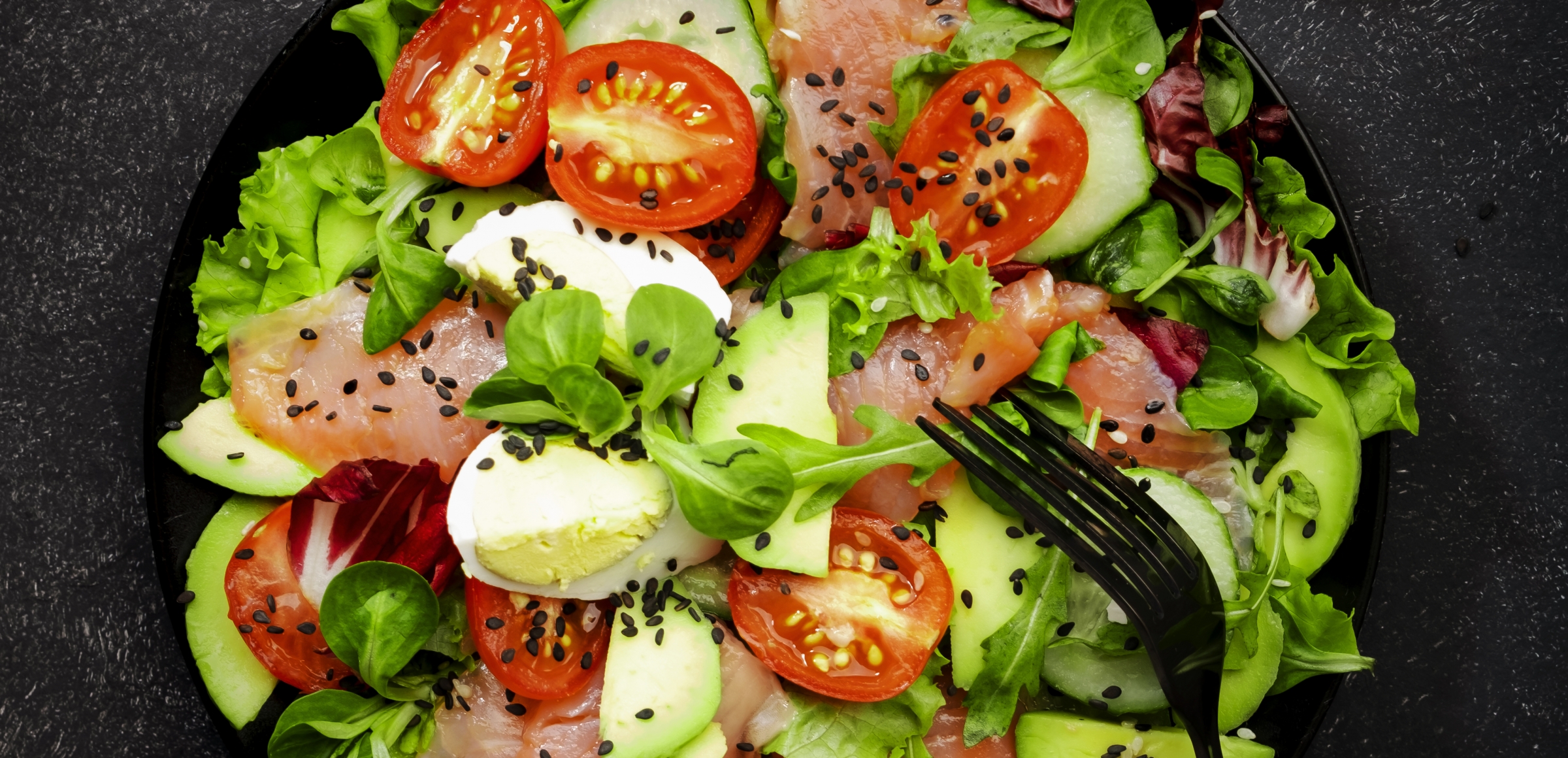 Gemischter Salat mit Räucherlachs &amp; Avocado | Rezept