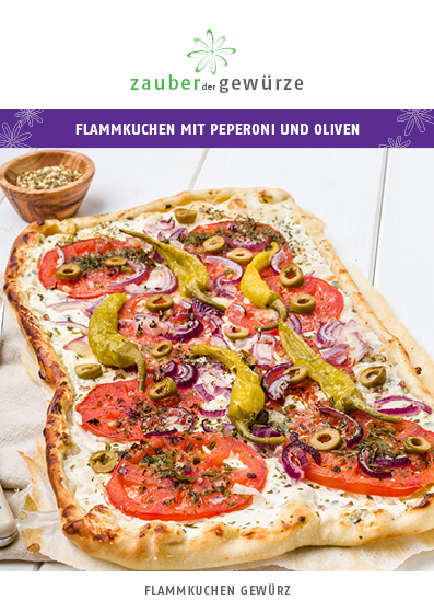 Flammkuchen mit Peperoni und Oliven